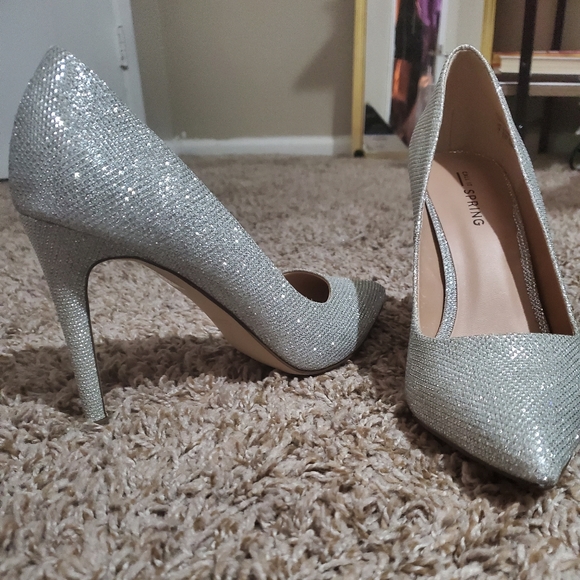 Heels - Picture 4 of 4